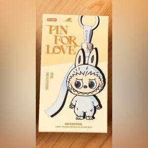 <Authentic> Labubu 4.0 “Pin For Love “ Series Blind Box Plush Keychain (New)